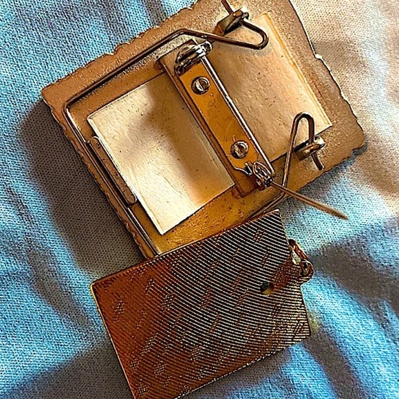 2 Vintage Photo Pins-1 Silver-1 Gold, 90’s Grandmas Luvs-Unused In Original Pkgs - Picture 6 of 14